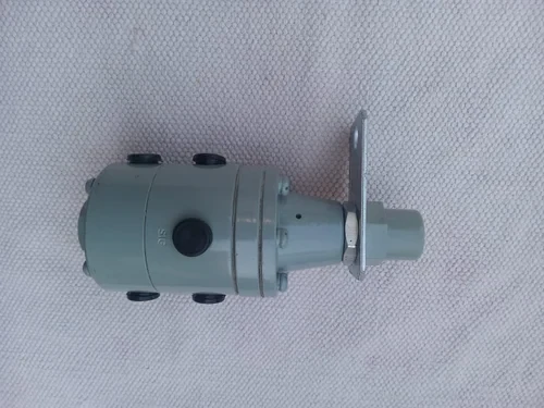 Air lock relay - Double acting